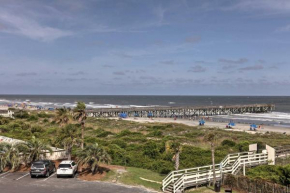 Isle of Palms Beachfront Condo with Balcony and Pool!